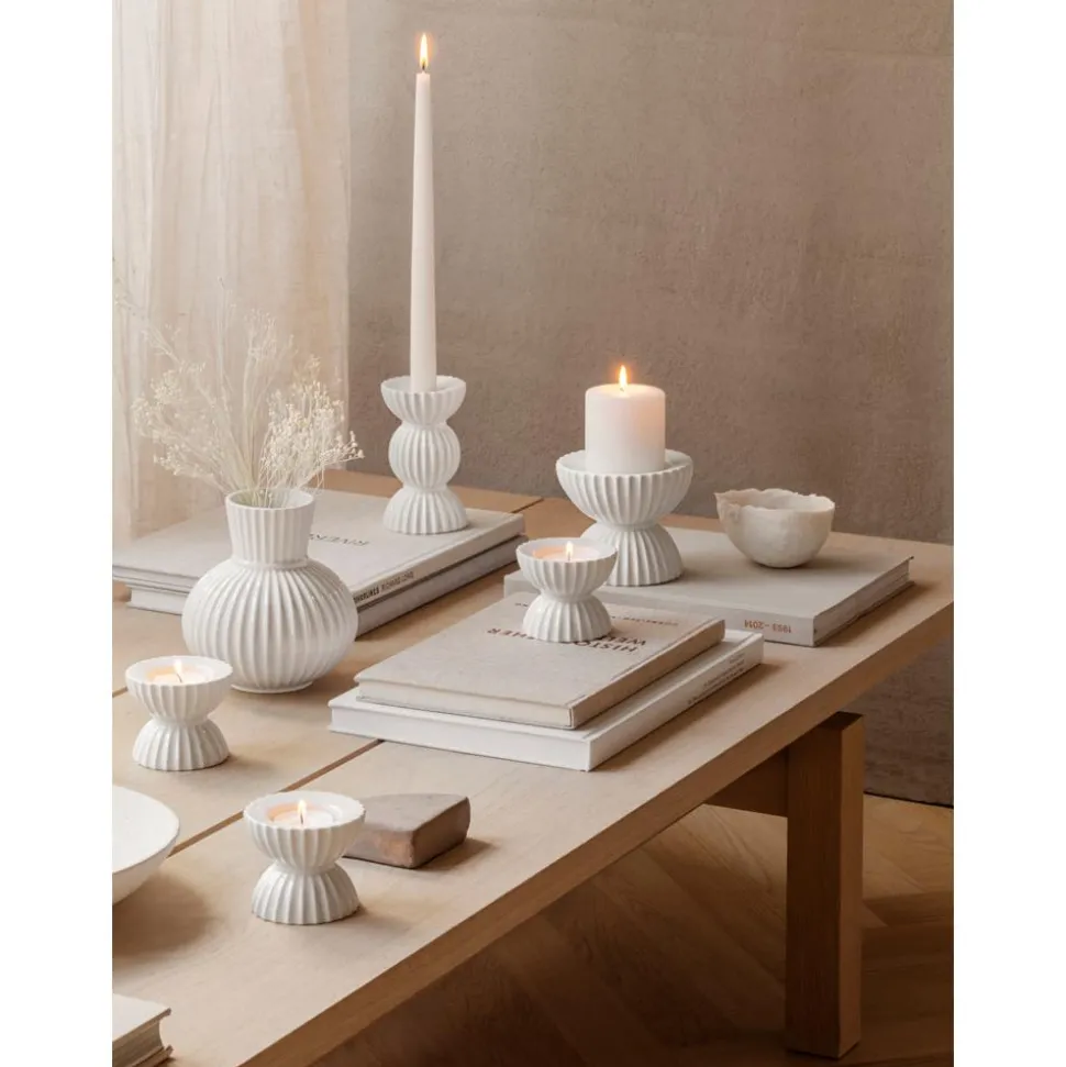 Portavelas De Porcelana Con Relieves Tura